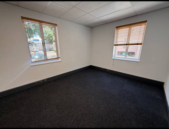 381M² OFFICE TO LET IN KILLARNEY